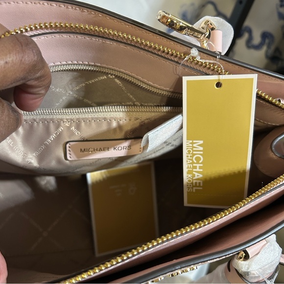 *SALE*Michael Kors Winnie Pooh Satchel w/ Crossbody Strap/Valentine Gift 💝 New! - Picture 13 of 13